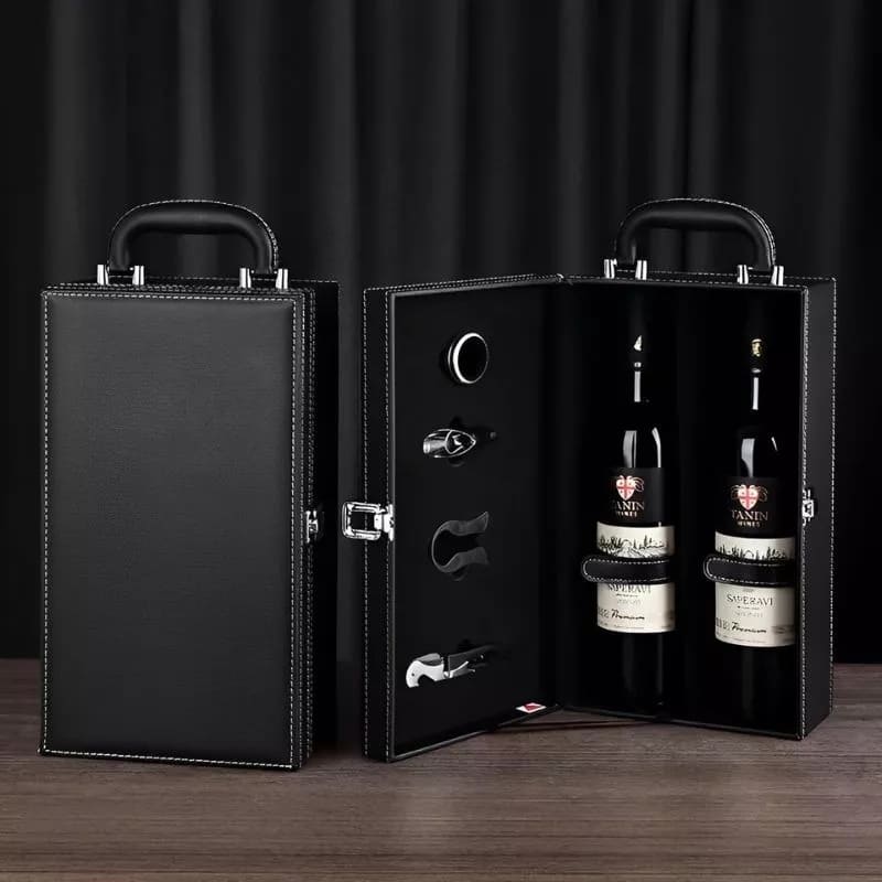 Coffret de luxe en cuir écologique pour le vin comme coffret cadeau pour homme