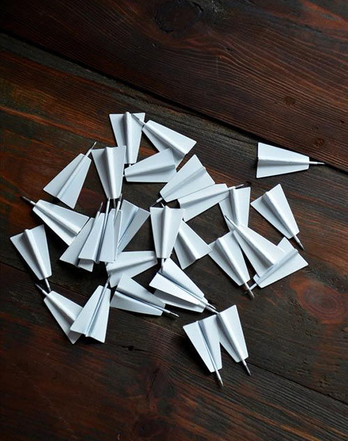 Avions de punaises de carte en bois 3D